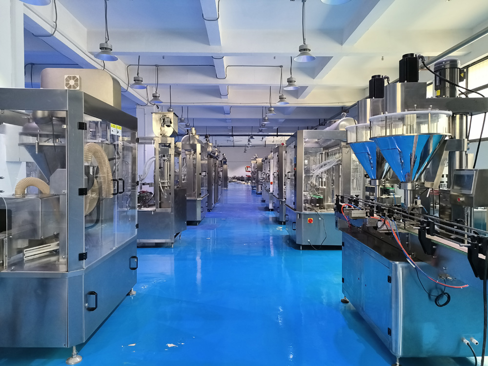 全自動粉劑灌裝機、液體灌裝機車間